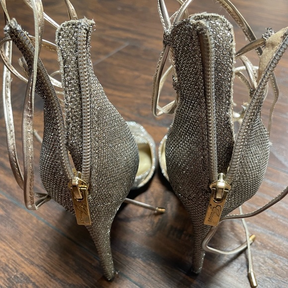 Women’s Guess Gold Fabric Heels - Picture 5 of 6
